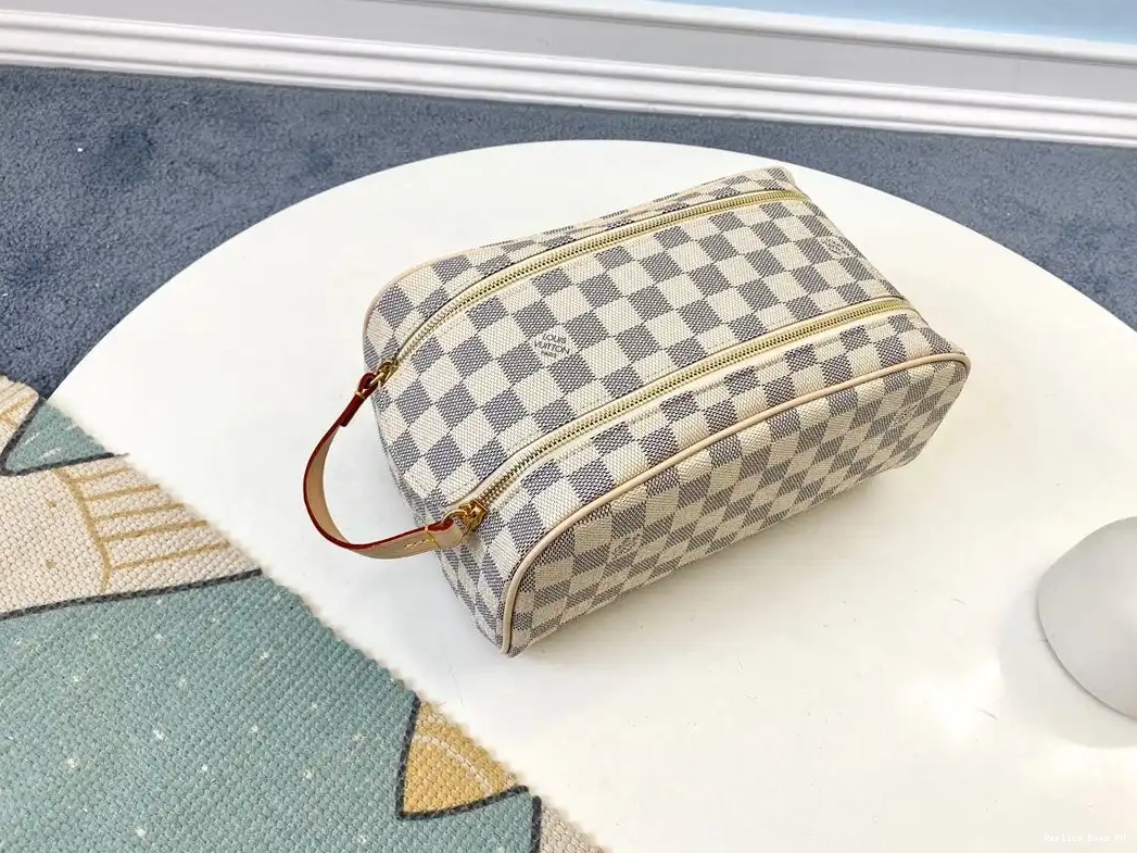 Cheap TOILETRY BAG LOUIS VUITTON 0625